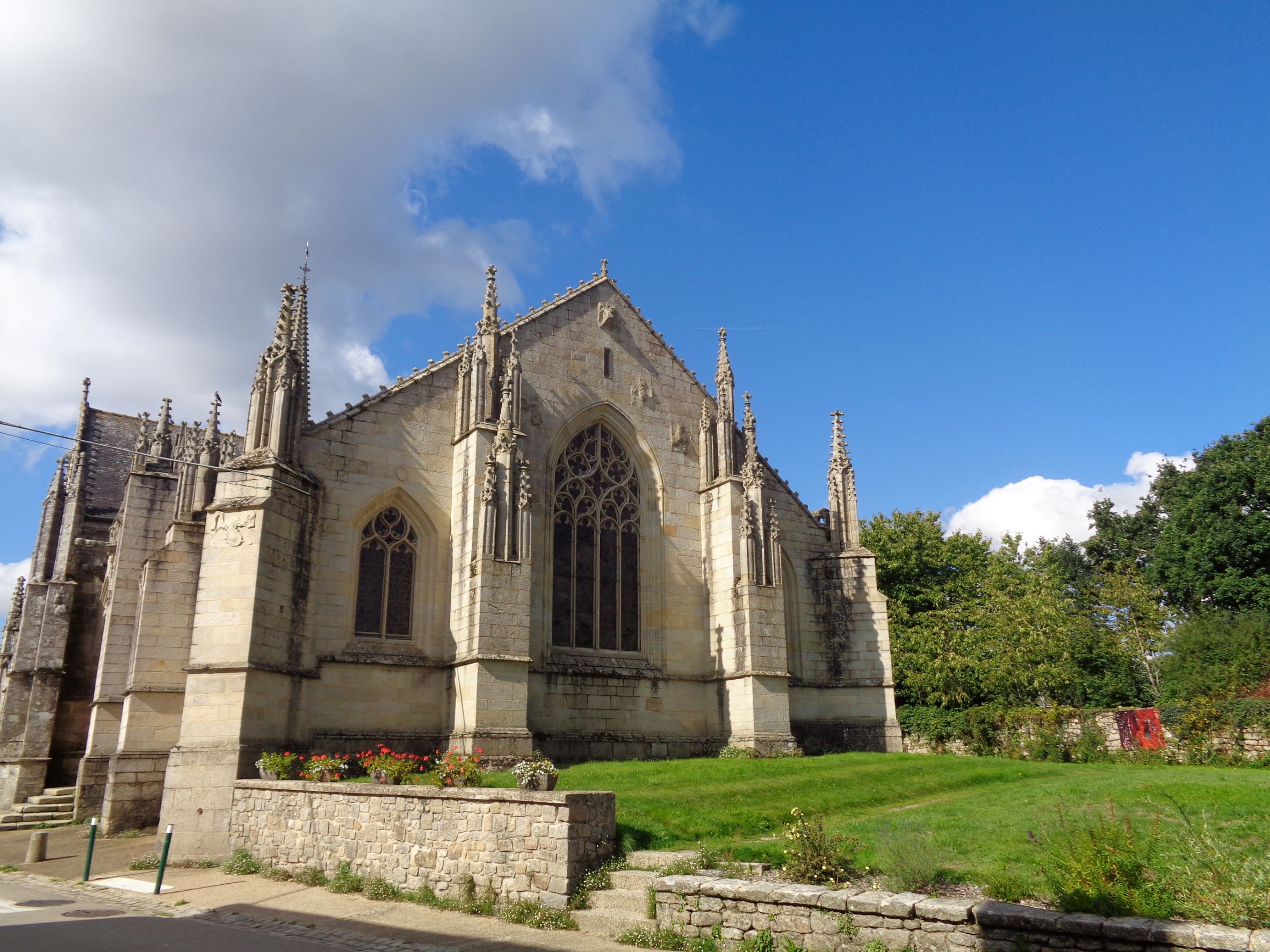 Kernascleden ch Notre Dame back side sep22