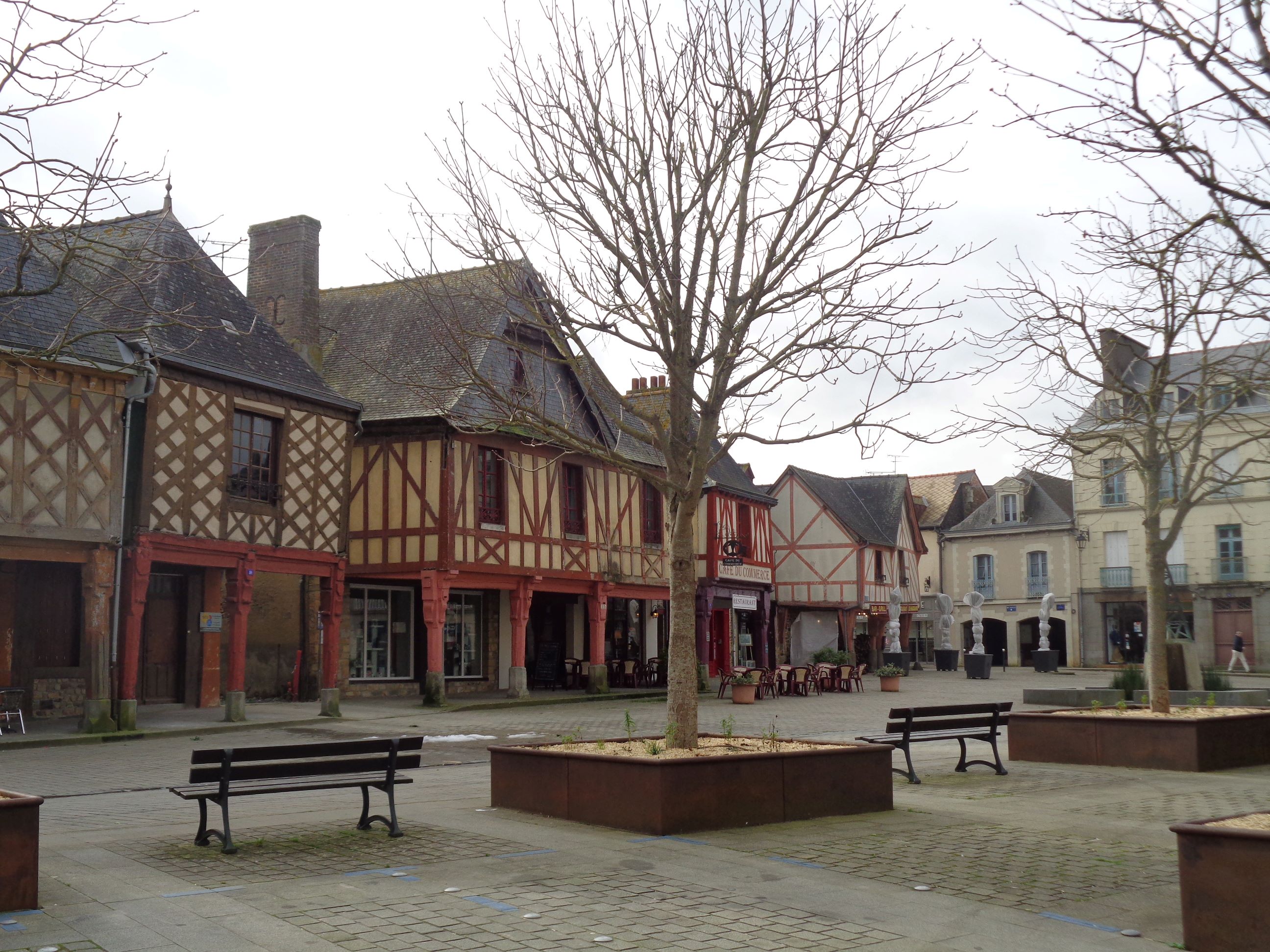 La Guerche de Bretagne Place du Gal de Gaulle feb24