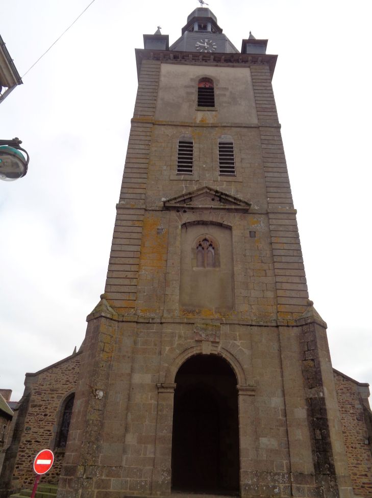 Mauron ch Saint Pierre et Saint Paul front belltower feb24