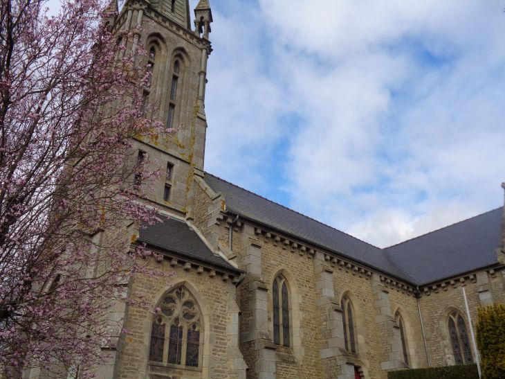 Saint Jouan de L'isle ch Saint Jean Baptiste side right belltower feb24