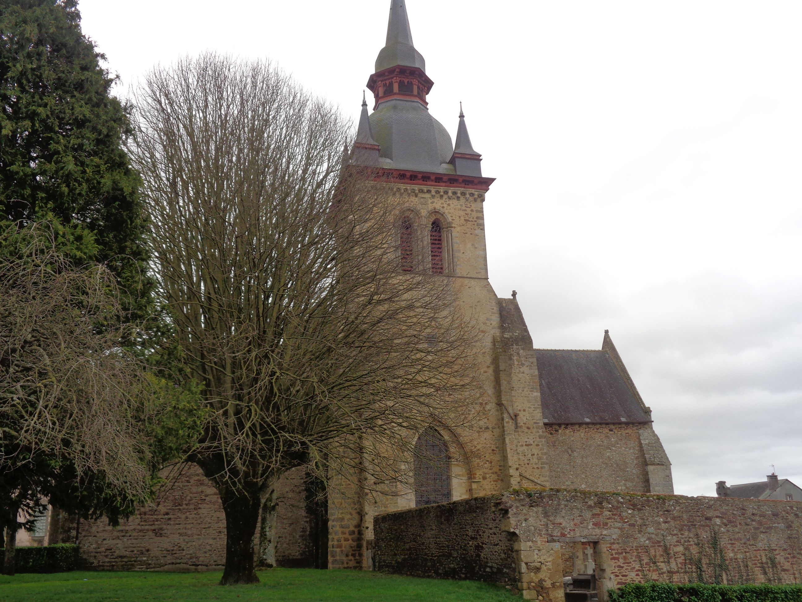 Saint Meen le Grand Abbey Saint Meen back feb24