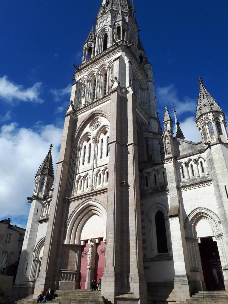 Nantes Basilica Saint Nicolas front mar24