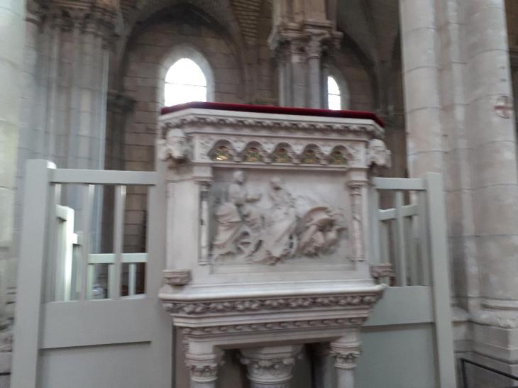 Nantes Basilica Saint Nicolas pulpit mar24