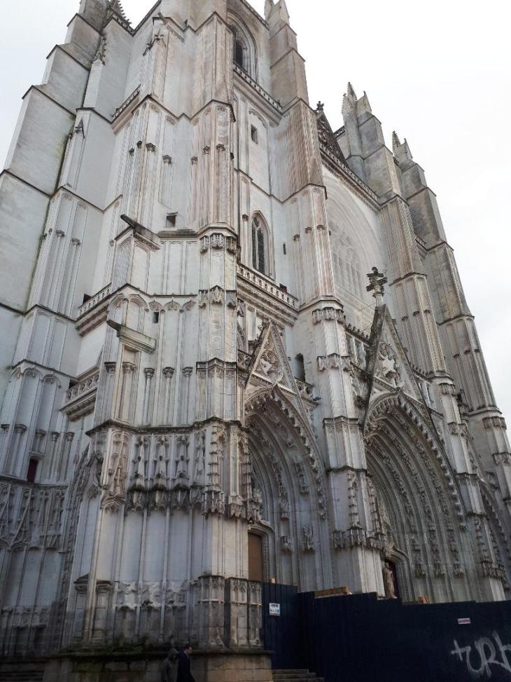 Nantes Cathedral Saint Pierre St Paul front side left mar24