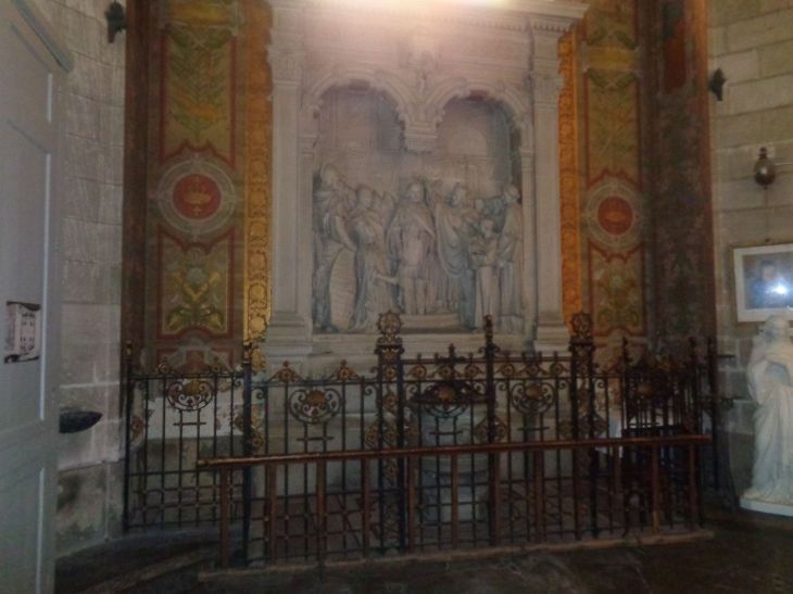 Nantes ch Notre Dame de Bon Port chapelle baptismal font mar24