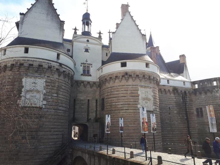 Nantes chateau ducs de bretagne main entr mar24