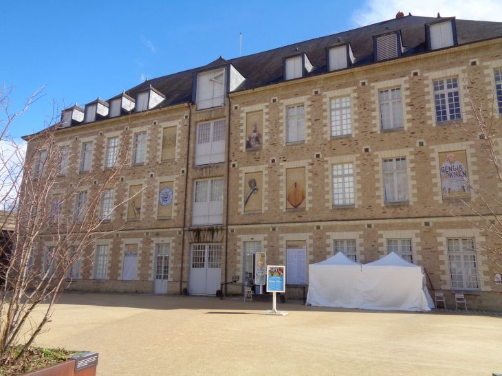 Nantes chateau ducs de bretagne museum inside mar24