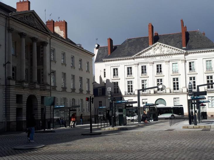 Nantes hôtel du 11e Corps d'Armée front pl mar Foch former hôtel d'Aux mar24
