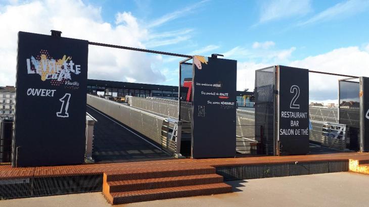 Nantes ile de Nantes peniche boat resto closeup mar24