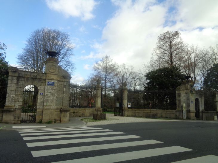 Nantes jardin des plantes back entr mar24