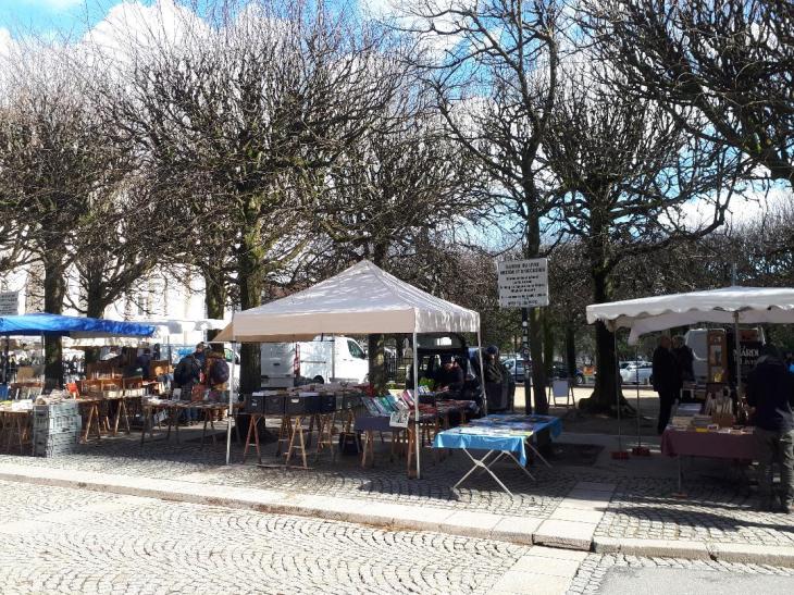 Nantes marche des livres ancienne et d'occasion pl du commerce mar24