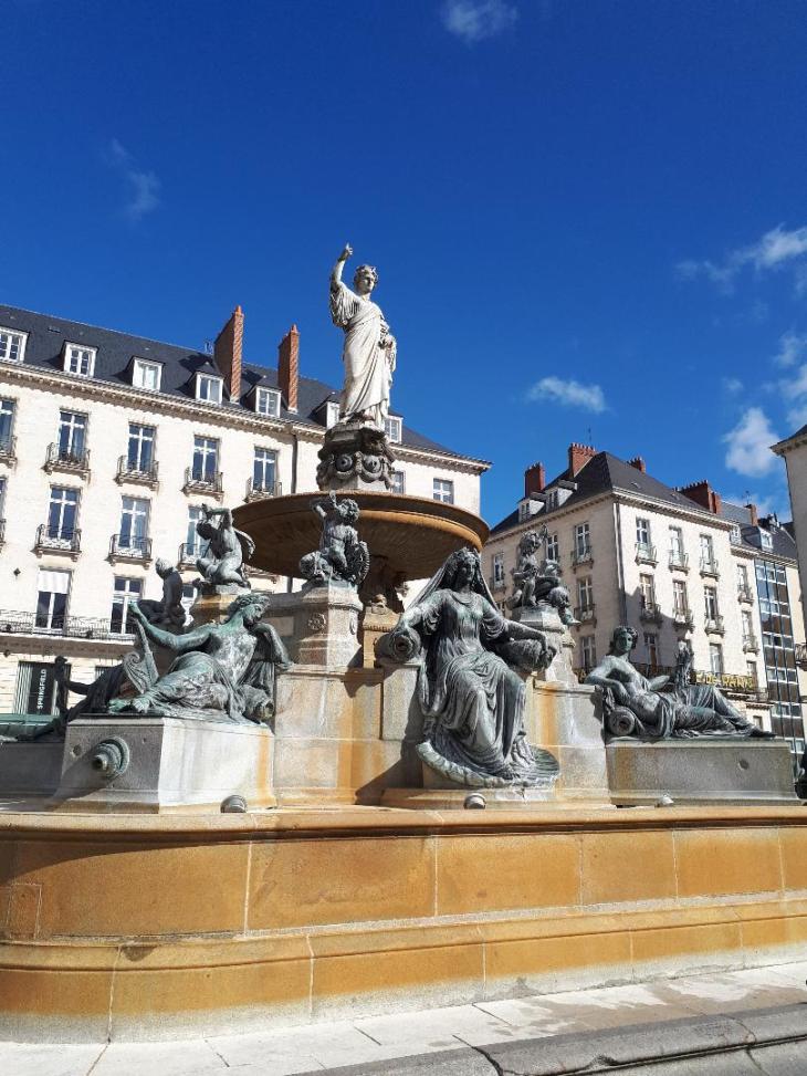 Nantes place Royale fontaine monumentale mar24