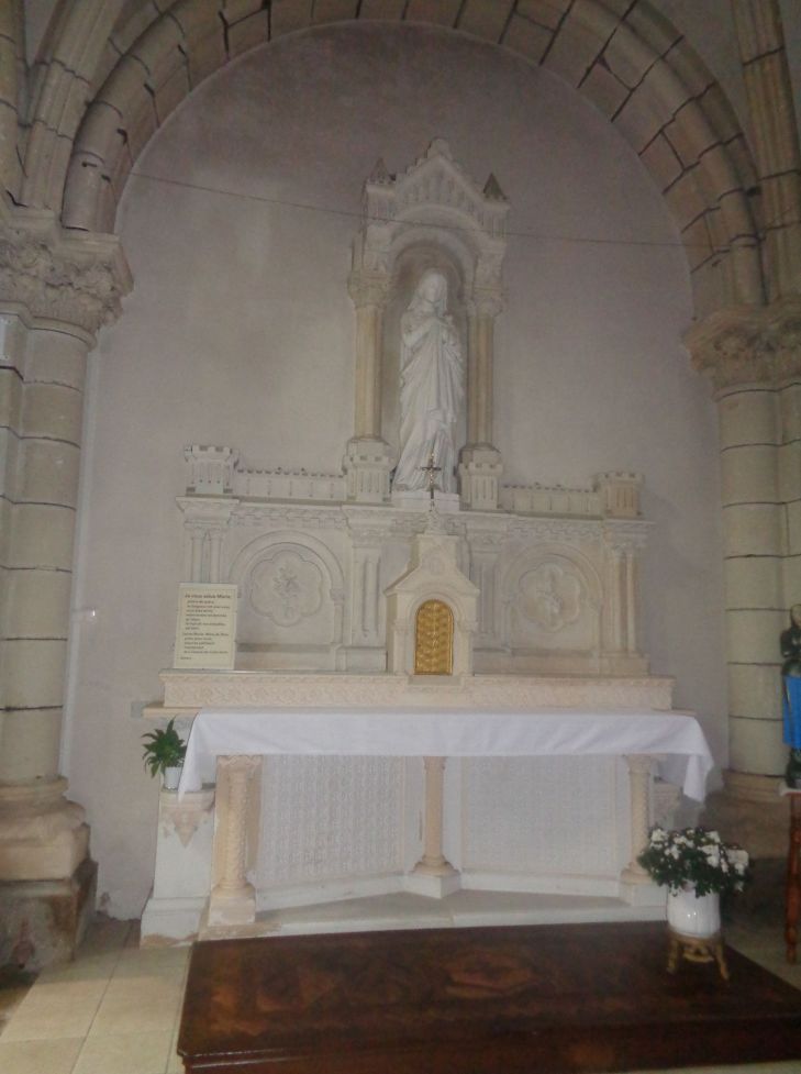 Pornic ch Saint Gilles chapel virgin et child mar24