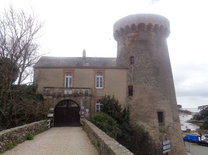 Pornic chateau main entr mar24