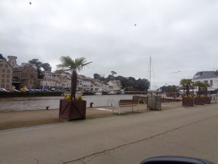 Pornic port de pornic promenade mar24