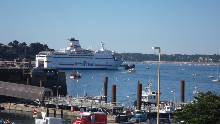St Malo cale de la bourse gare maritime aug12