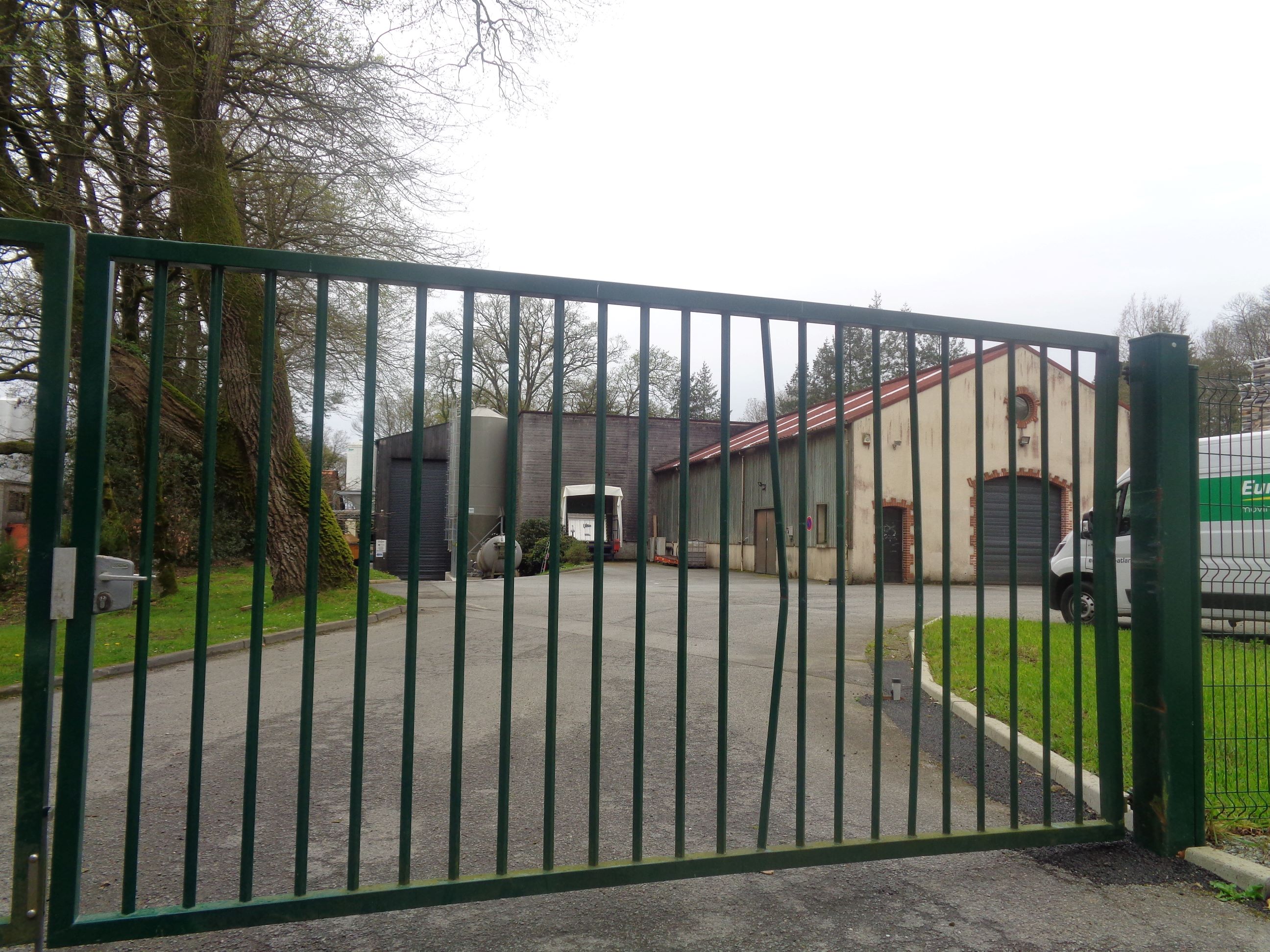 Le Roc Saint Andre brasserie lancelot to main ofc boutique apr24