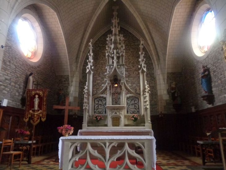 Le Roc Saint Andre ch St Andre altar apr24