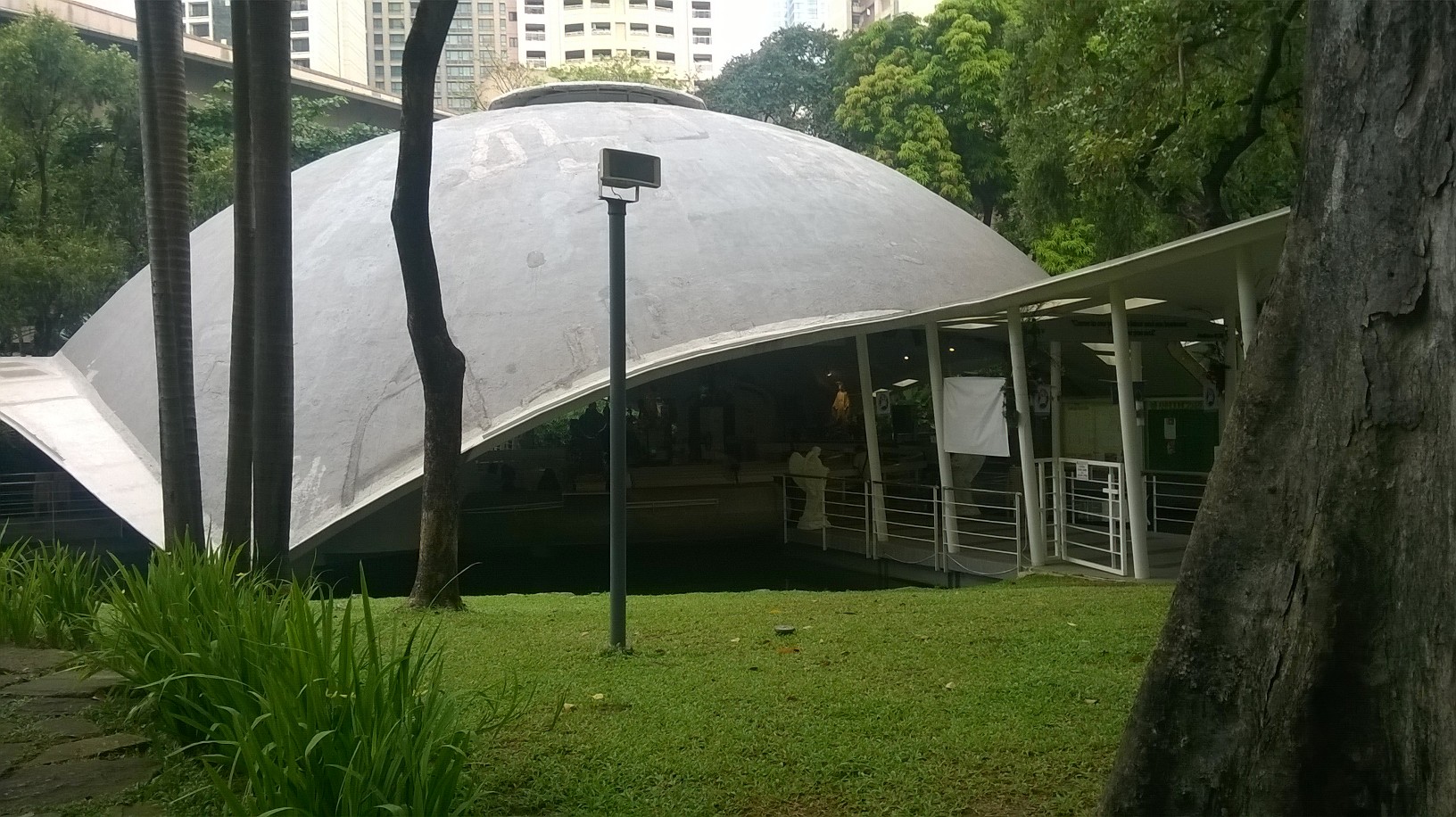 manila greenbelt chapel back jan16