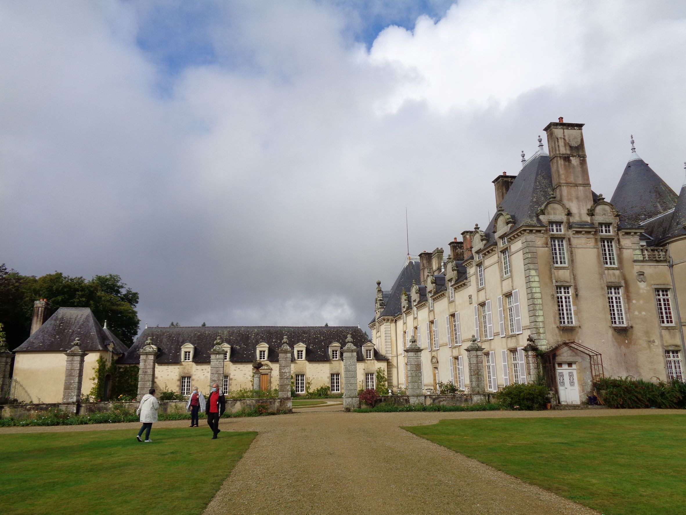 plu chateau keronic garden to castle sep21