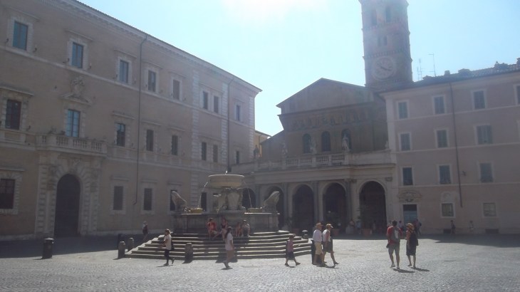 roma church basilica santa maria in trasteverde arrives aug13