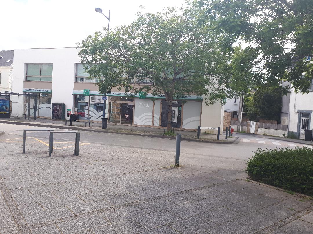 Auray BNP Paribas bank front may24