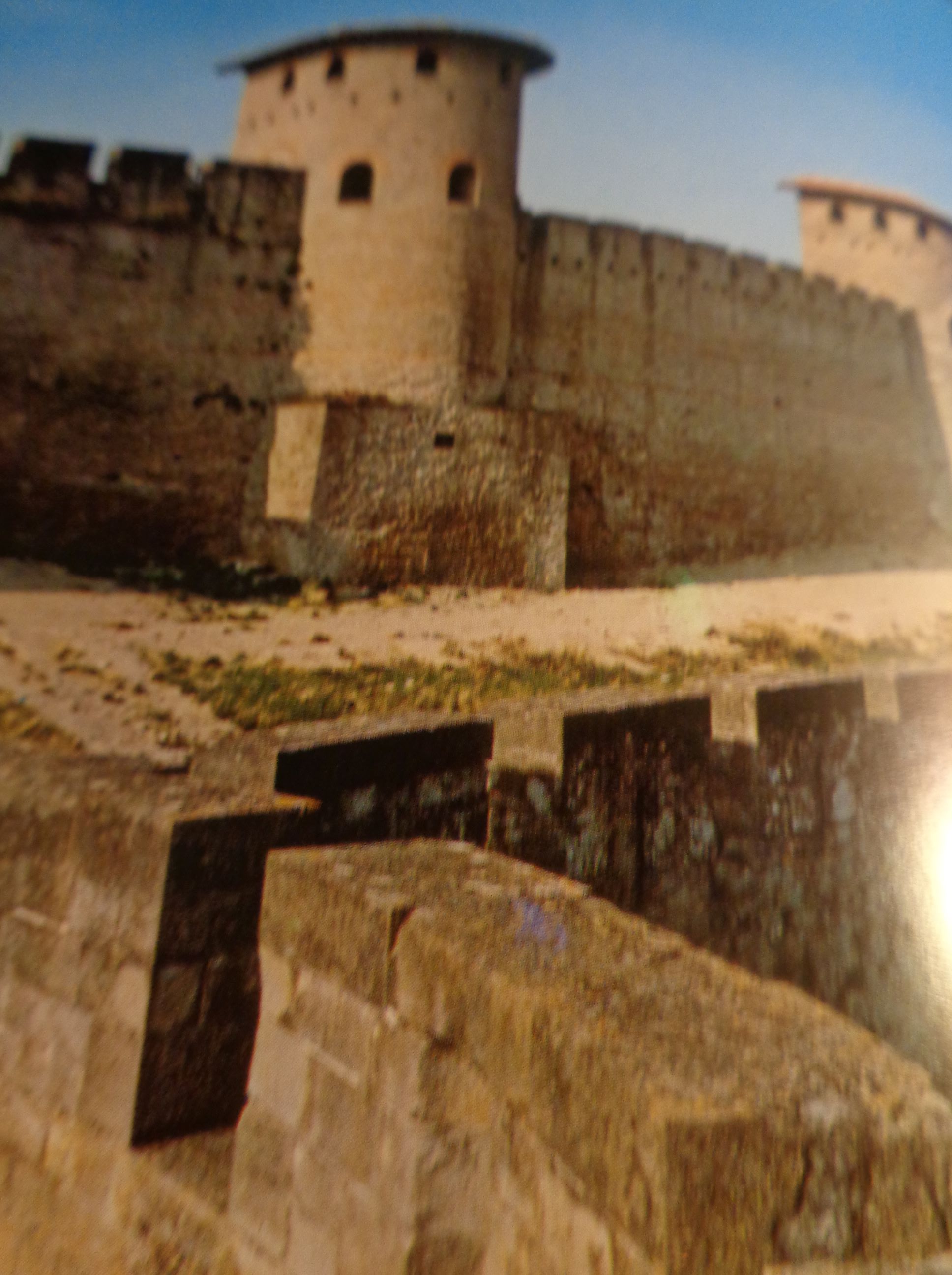 Carcassonne tours Samson et Moulin d'Avar c2004