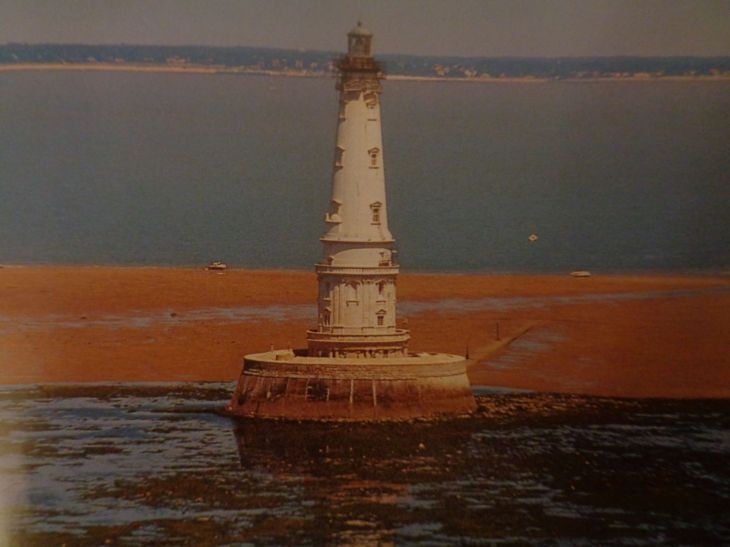 Cordouan phare de Cordouan afar c1999