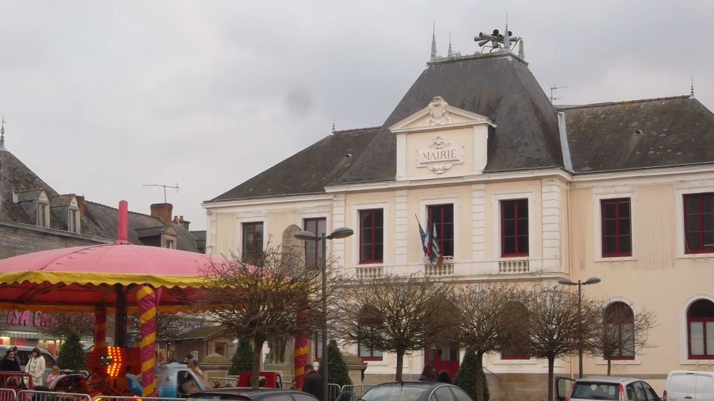 guer-mairie-pl-de-la-gare-dec12