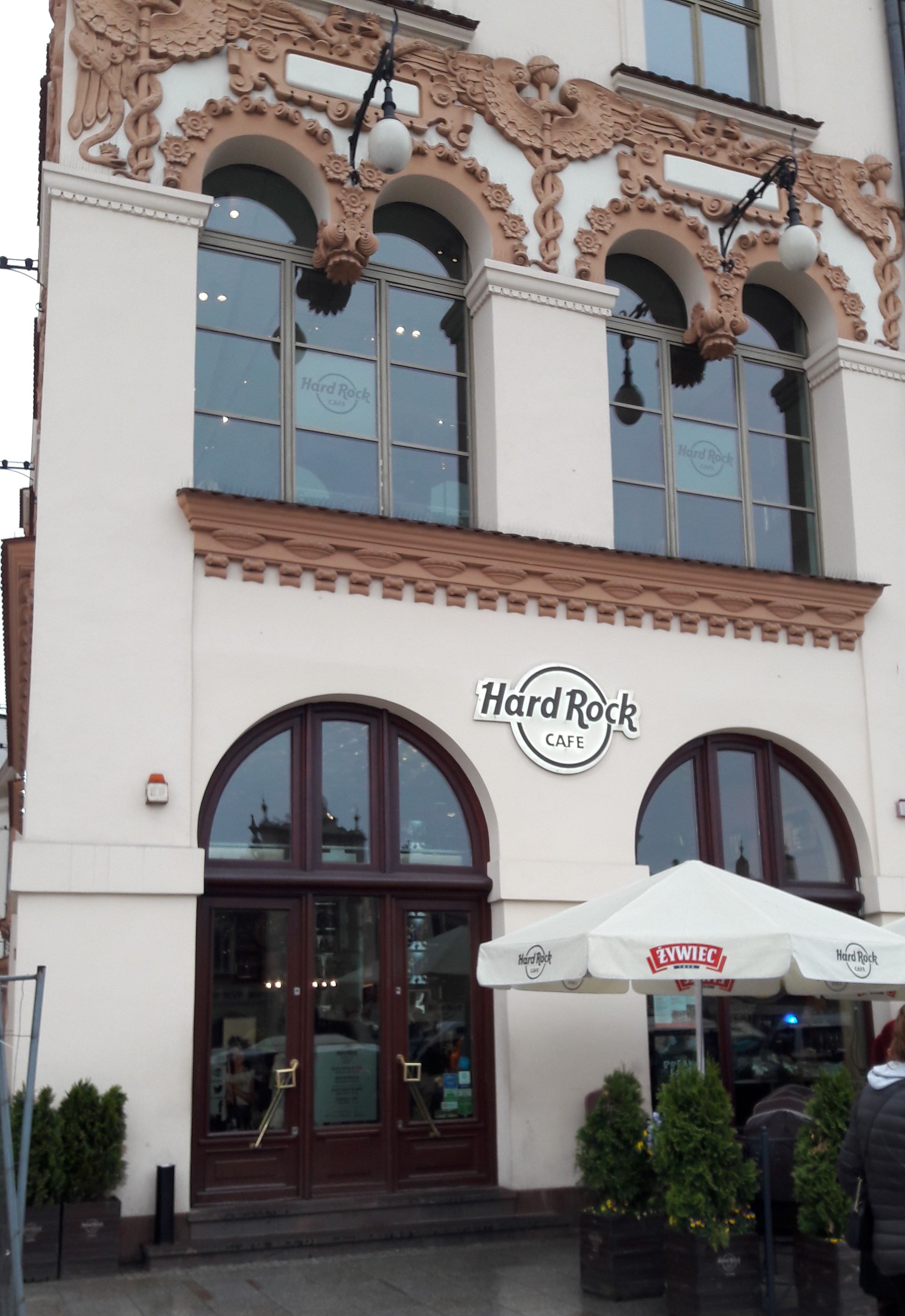 krakow-hard-rock-cafe-entrance may17