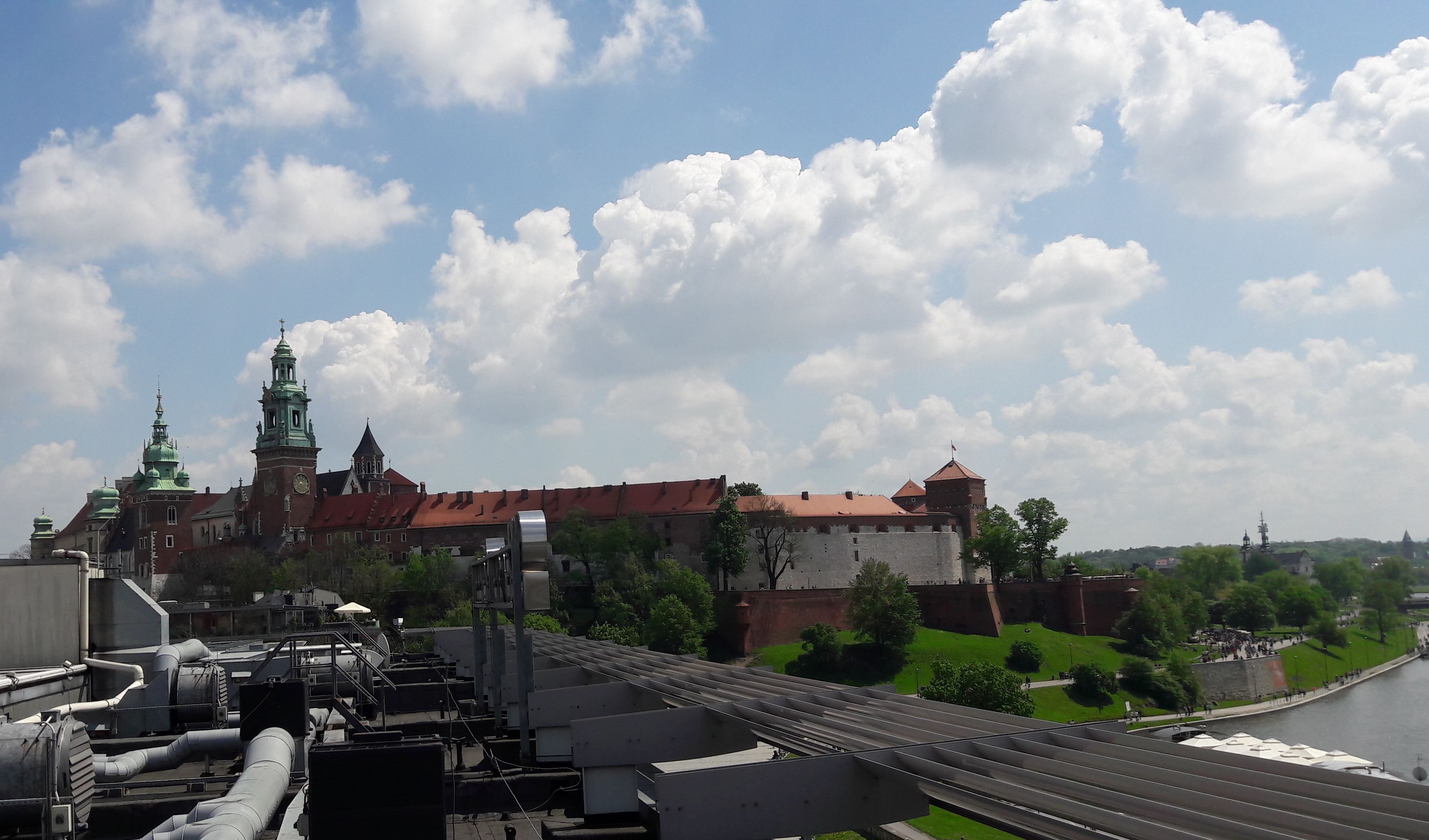 krakow-sheraton-grand-hotel-view-of-castle-and-river-wisla may17