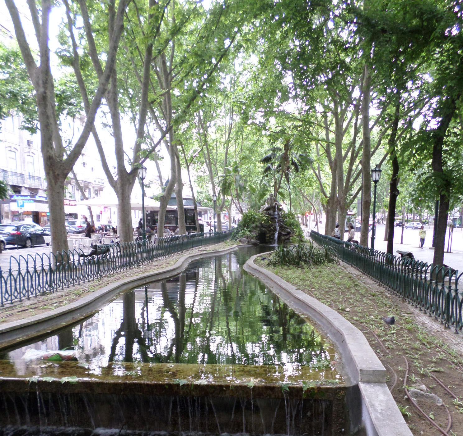 lisbon-ave-da-libertade-and-traversa-gloria-fountain-my14