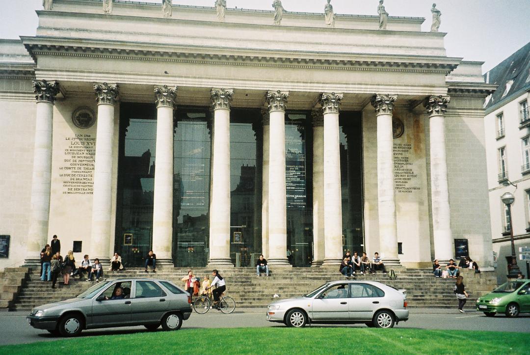nantes-theater-graslin-at-pl-graslin-mar11