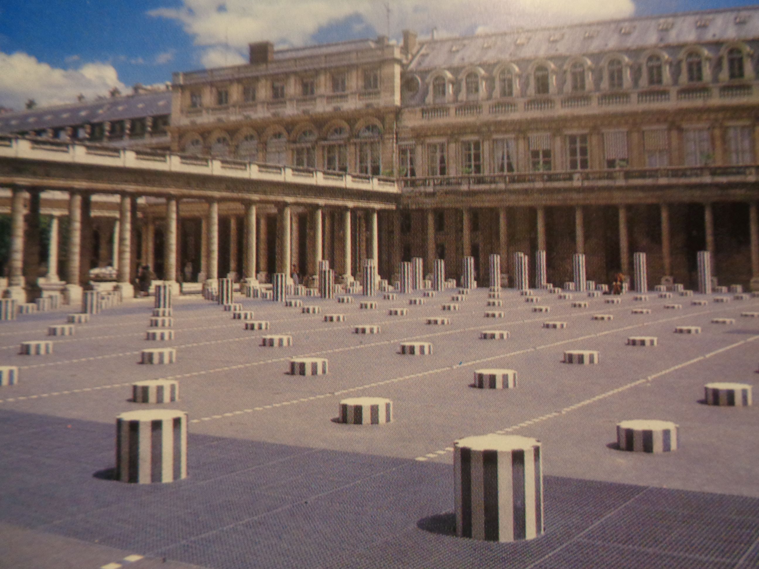 Paris palais royal cour d'honneur c1994