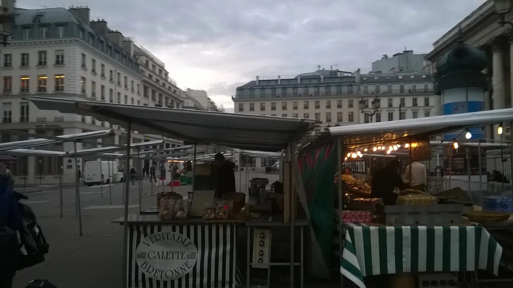 paris-pl-de-la-bourse-market-sep15