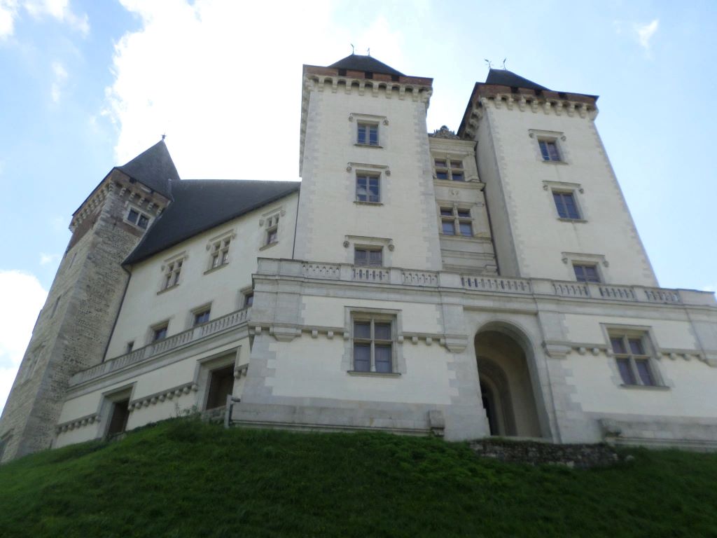 pau-chateau-back-fr-garden-z-aug14