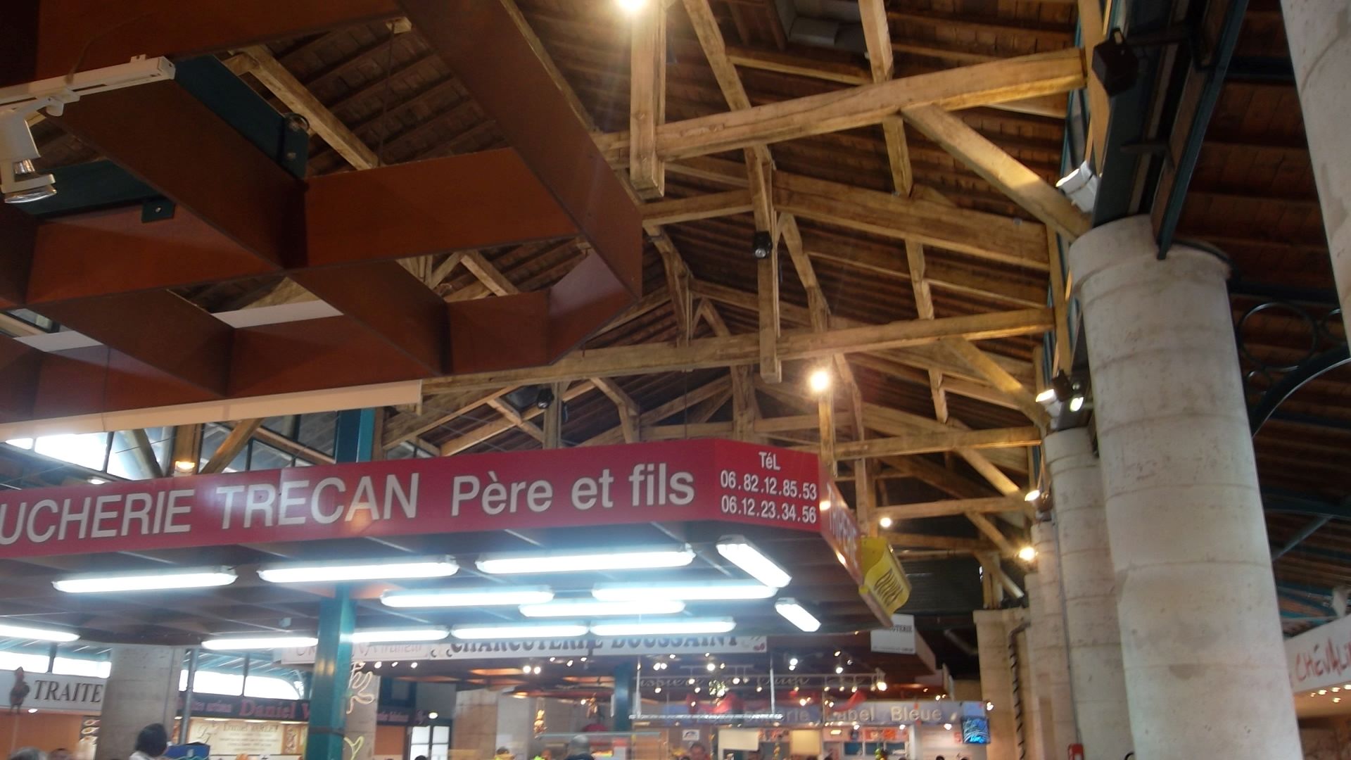 poissy-covered-market-inside- jun12