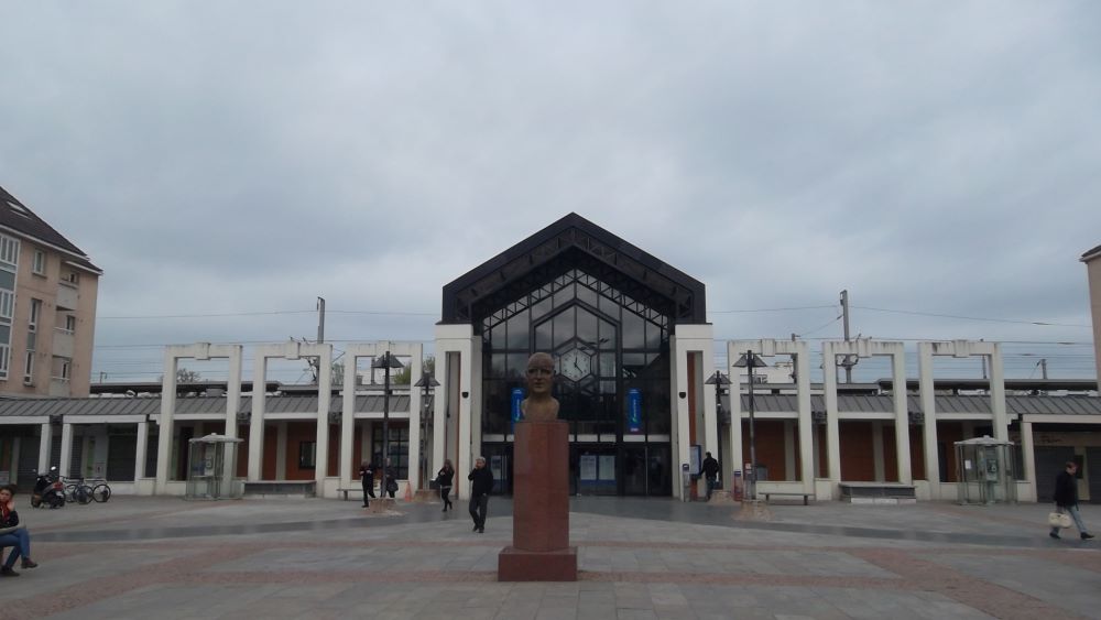 poissy-gare-rer-a-sncf-front- apr12