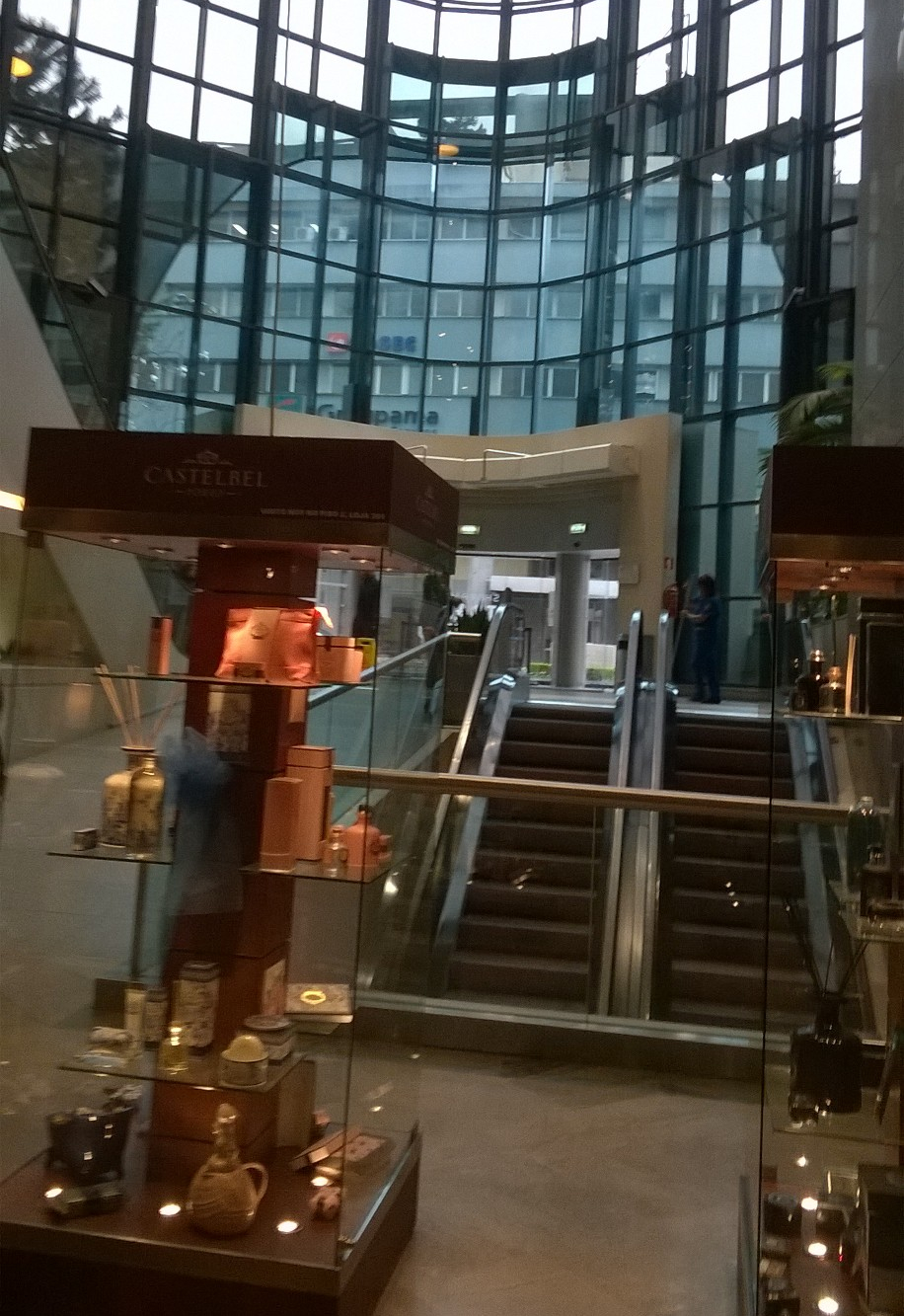 porto-shopping-cidade-do-porto-in-to-front-door-mar17