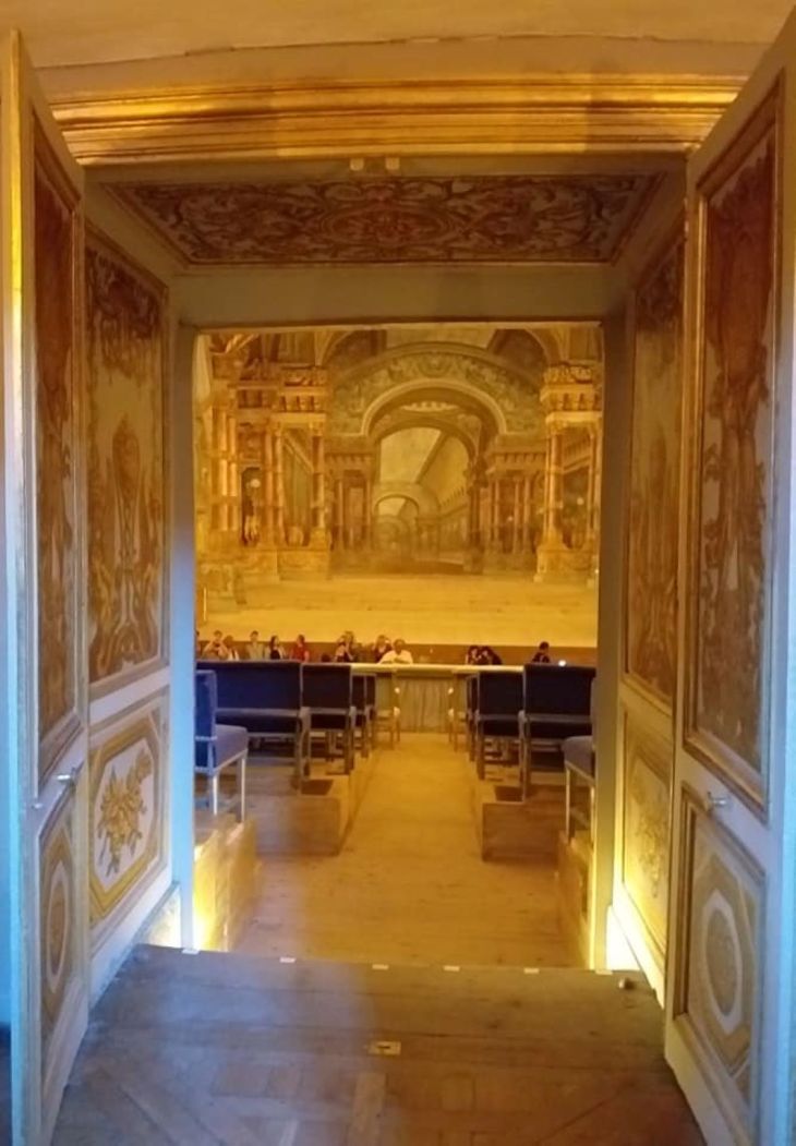 royal-opera-stage c2009