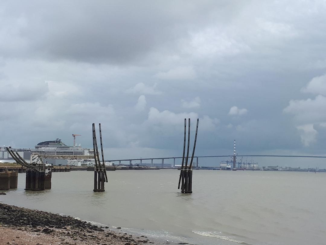 Saint Nazaire pont de st nazaire and cruise boat jun19