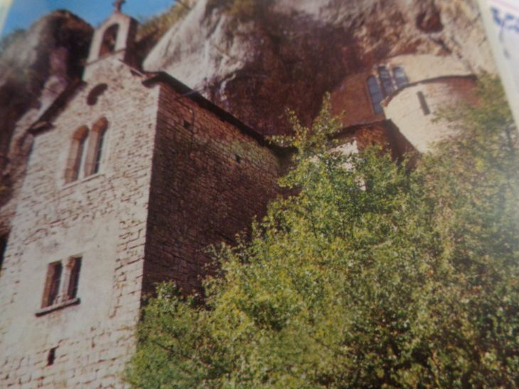 Sainte Enimie Notre Dame de Cénaret c2004