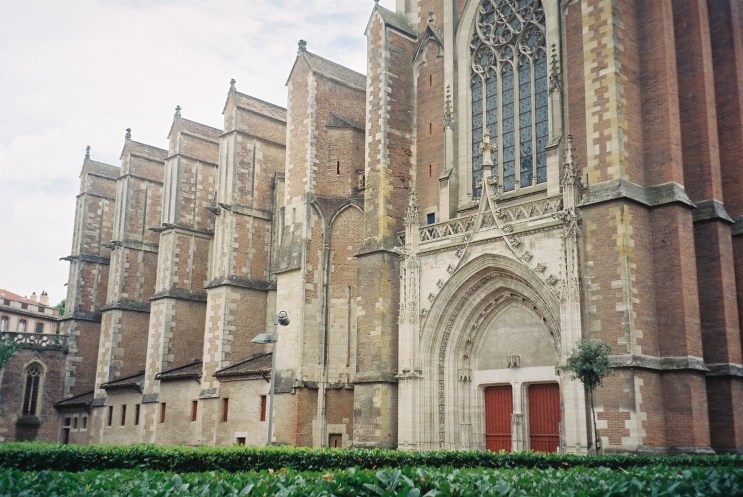 toulouse-cathedral-st-etienne-side