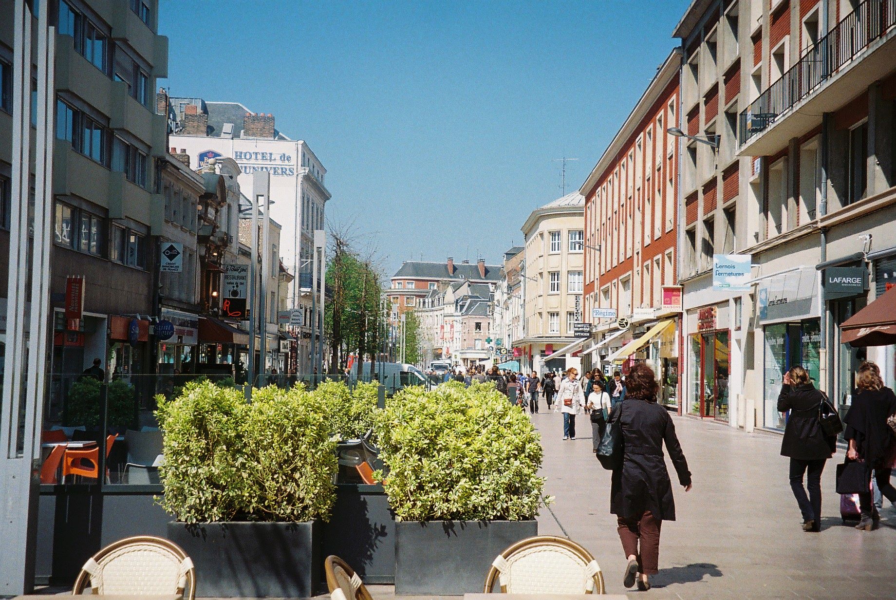 Amiens pl gambetta by the queens resto apr10