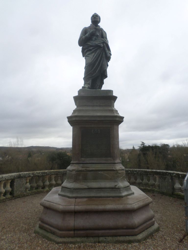 lavaur jardin de l'eveche statue comte de las casas jan20