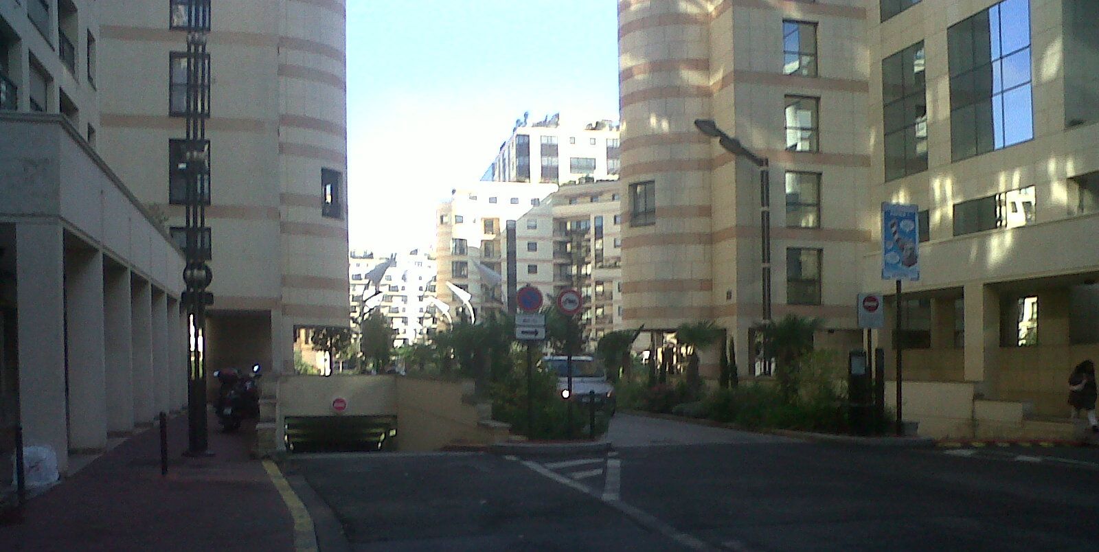 Levallois Perret pl georges pompidou walk nov12