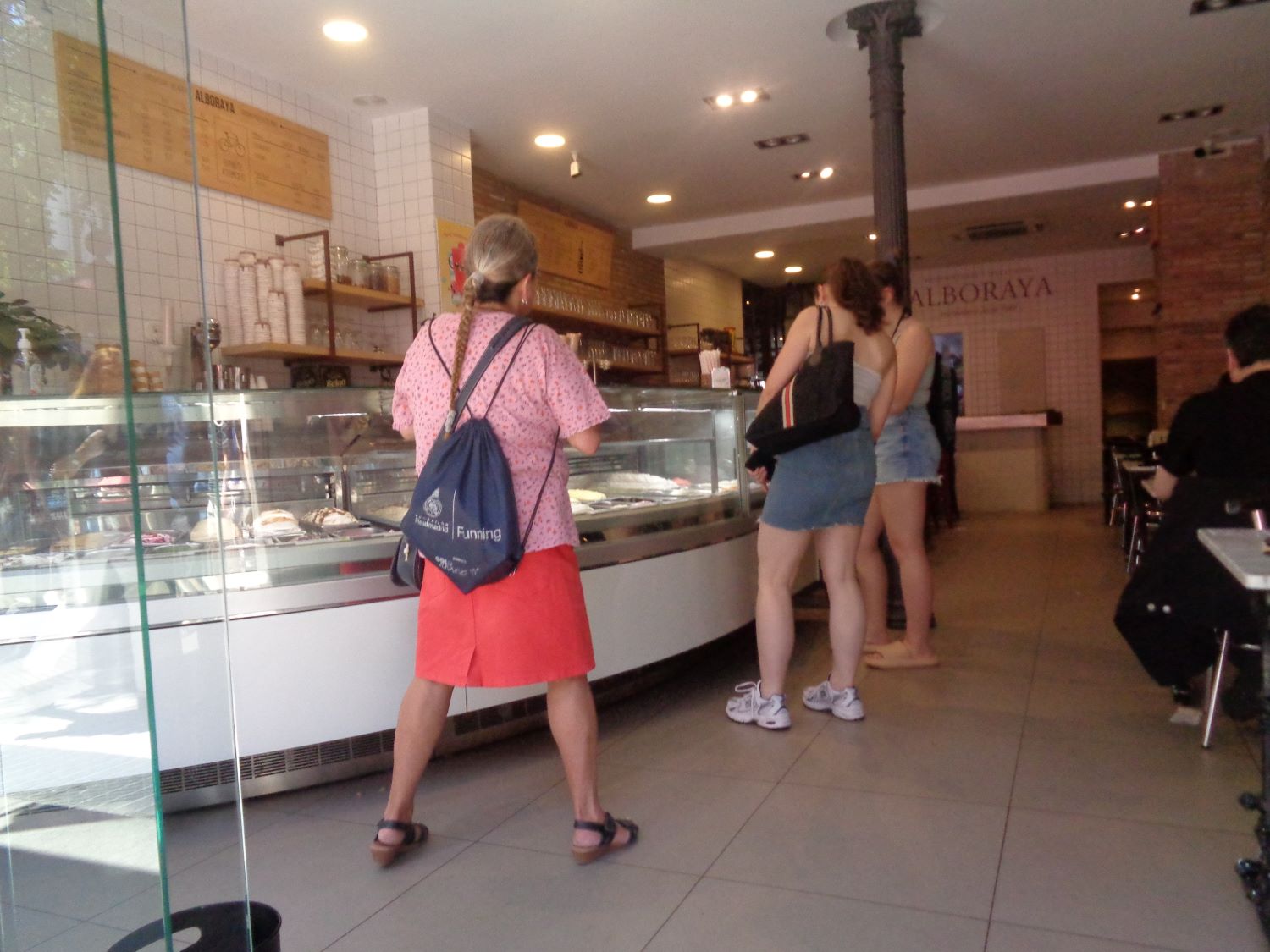 Madrid Horchateria Alboraya counter inside principe de vergara metro calle de alcalà 125 jun24