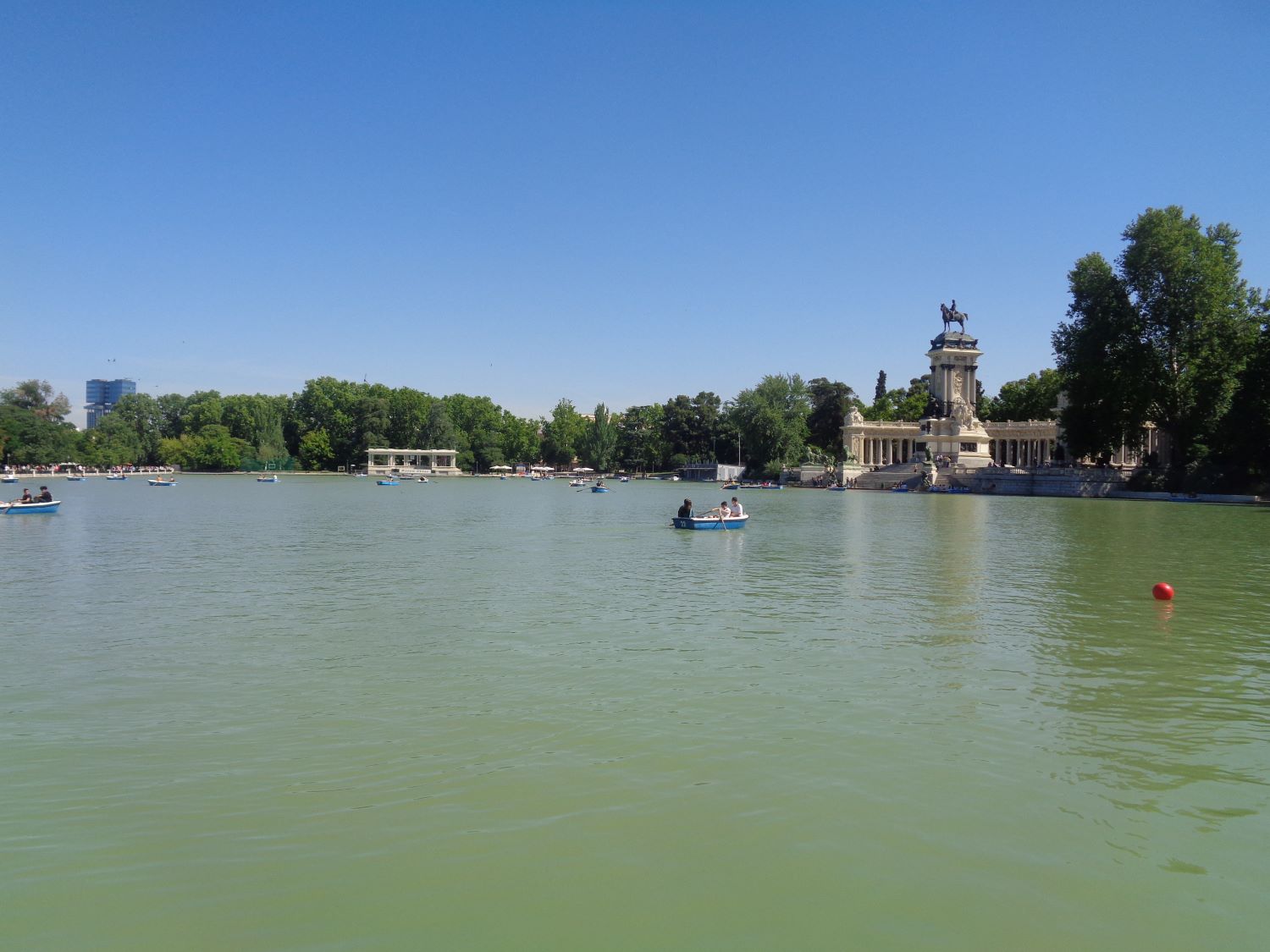 Madrid Retiro park estanque mon alfonso XII right jun24