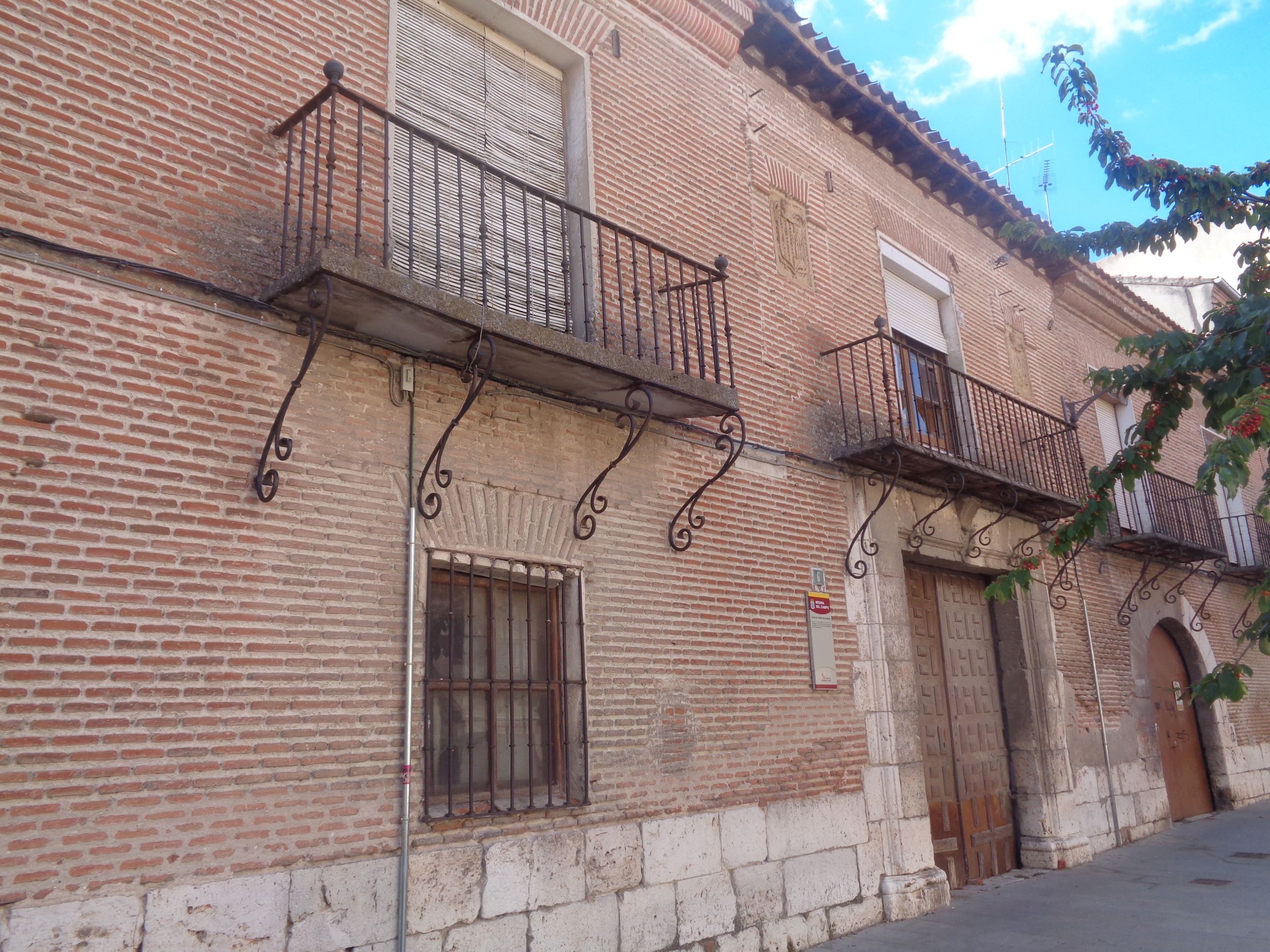 Medina del Campo casa del Conde Aduanero front jun24