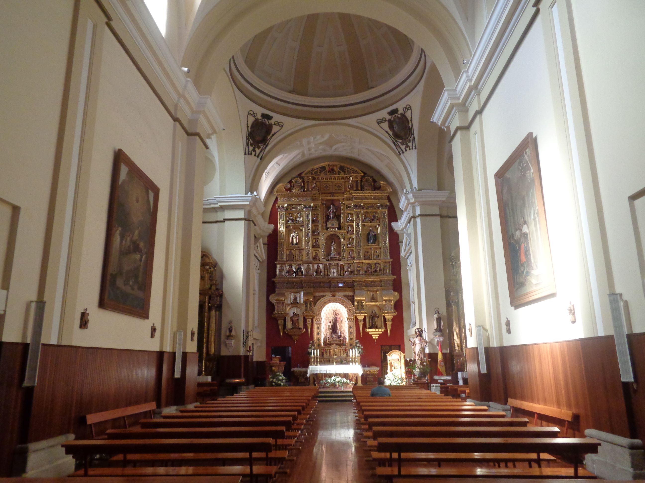 Medina del Campo ch Ntra Sra del Carmen nave to altar jun24